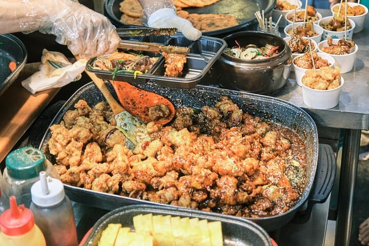 Tongin Market Food Tour Near Gyeongbokgung: Makgeolli & Seven Korean Street Tastings photo 4