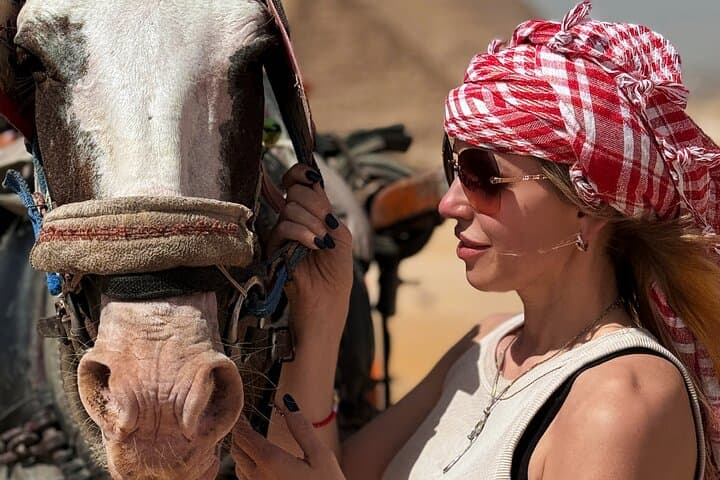 Hurghada to Giza: Day Trip to the Great Pyramids, Sphinx & Local Giza Tour photo 3