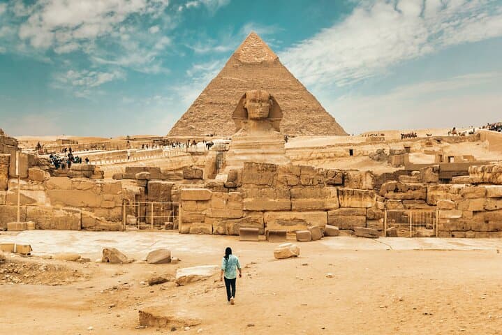 Cairo in a Day: Pyramids, Sphinx & Egyptian Museum from Sharm El Sheikh
