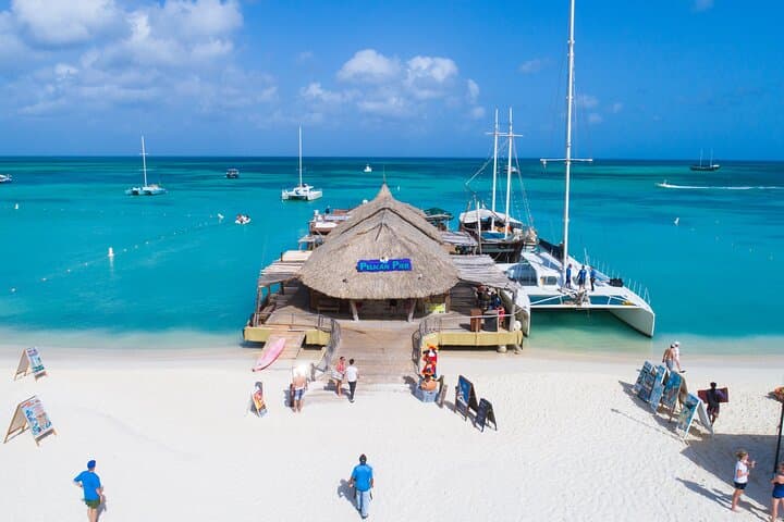 Aruba Morning Snorkel Sail: Champagne Brunch, Shipwreck Snorkel & Coral Reefs photo 3