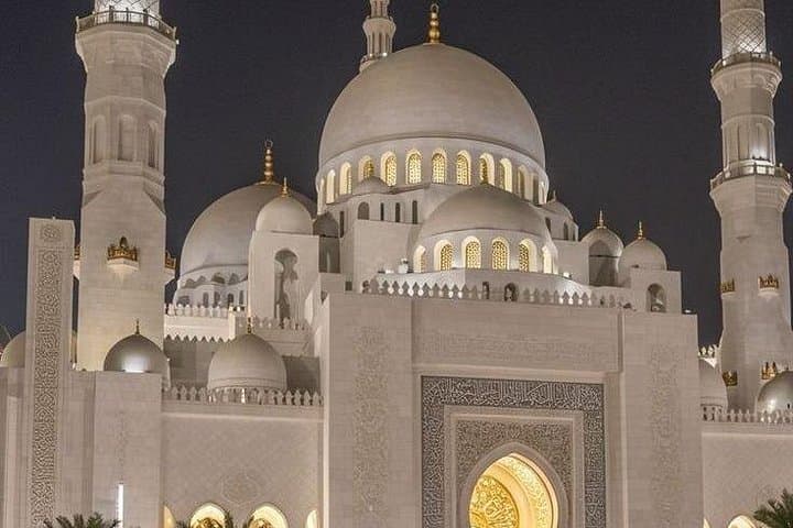 Full-Day Abu Dhabi City Tour: Sheikh Zayed Mosque, Emirates Palace & Etihad Towers photo 2