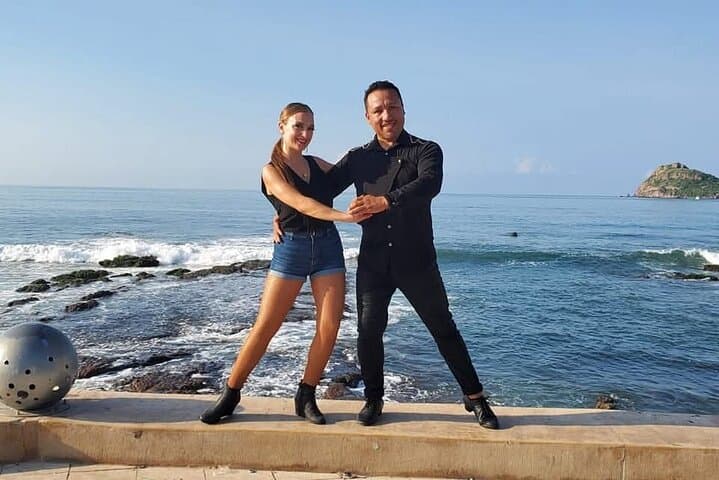Private 1-Hour Salsa Lesson in Mazatlán — Beginner Partner Dance Experience photo 5