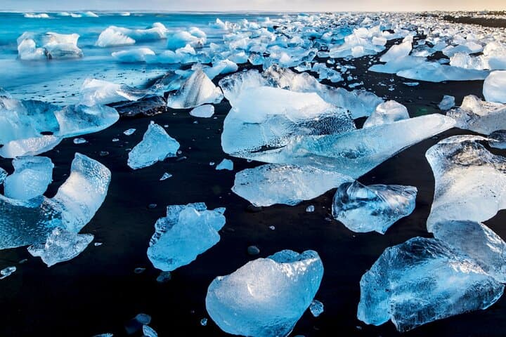 Diamond Beach & Jökulsárlón Glacier Lagoon: South Coast Day Tour from Reykjavík