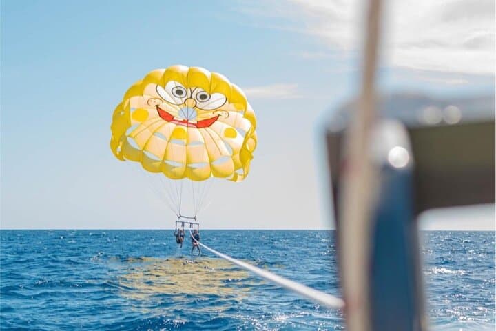 Parasailing Over West Bay Beach: Roatan’s Reef From 600–800 Feet photo 6
