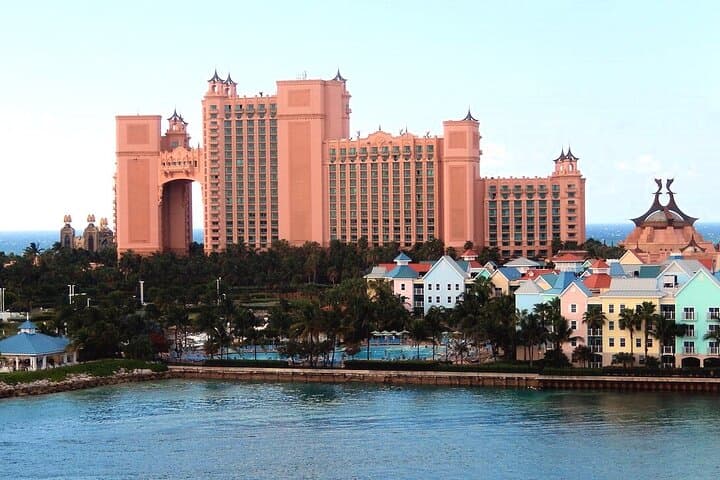 Nassau Private Highlights: Atlantis, Queen's Staircase & Local Flavors Tour