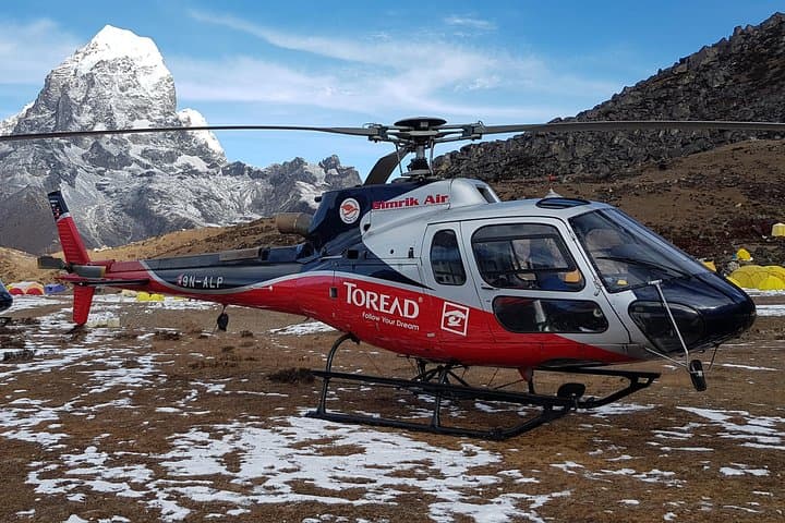 Private Everest Helicopter Tour to Kala Patthar with Hotel Everest View Breakfast photo 4