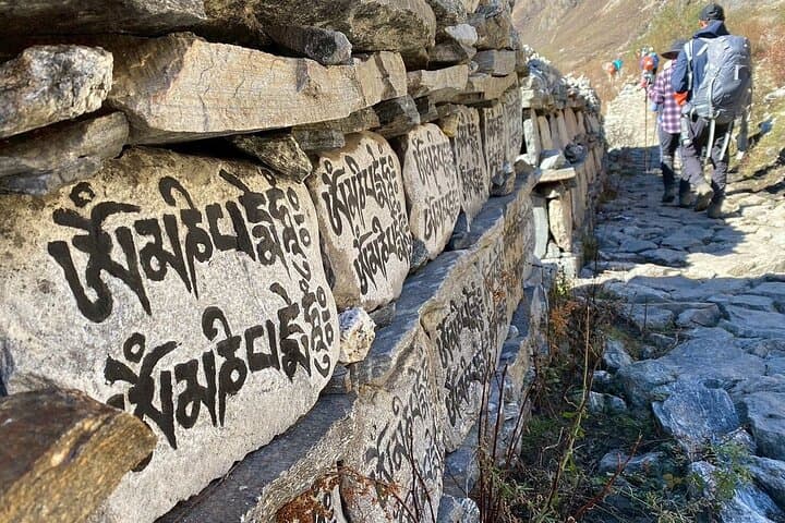Luxury Everest Base Camp Trek: Lodge Comfort, Helicopter Return & High-Altitude Views photo 5