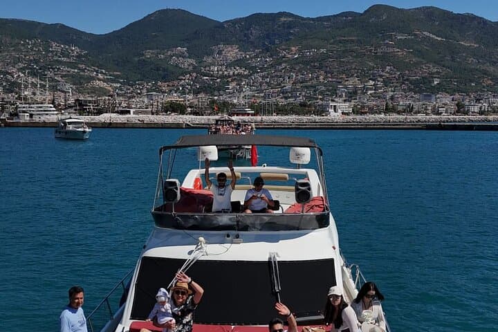 Private Luxury Yacht Tour Along Alanya’s Mediterranean Coast photo 3