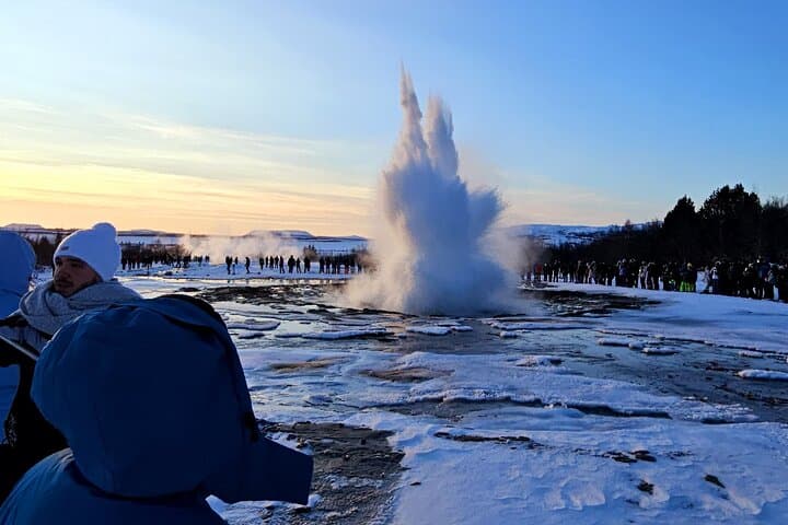 Golden Circle Small-Group Tour: Geysers, Gullfoss & Laugarás Lagoon Soak