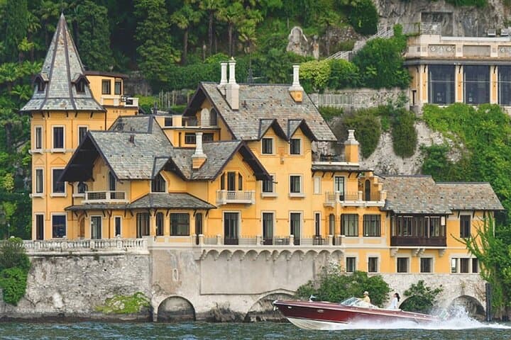 Cruise Lake Como Aboard the Classic Bertram 31 Sedan photo 4