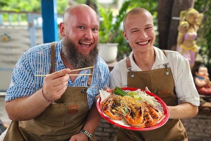 Thai Cooking Class in Bangkok: German-Speaking Market-to-Table Experience