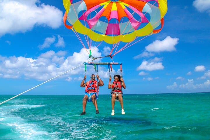 Aruba Parasailing & Pro Photos — 45-Min Scenic Flight Above Palm Beach photo 3