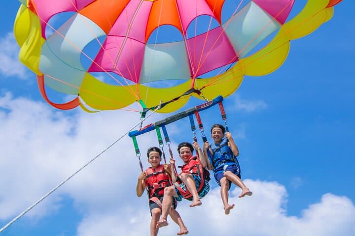 Kids Parasailing in Aruba: Safe, Beginner-Friendly Flights Above Palm Beach photo 3