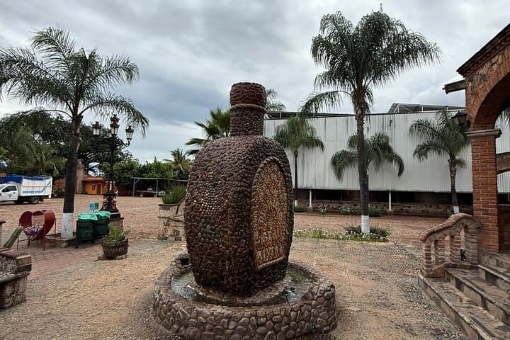 Private Tequila Tour: Agave Fields, Distillery Tasting & Cantaritos Celebration