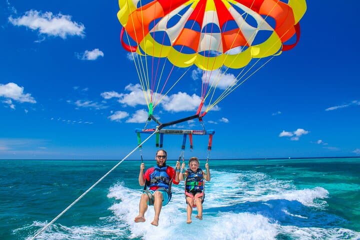 Kids Parasailing in Aruba: Safe, Beginner-Friendly Flights Above Palm Beach photo 2