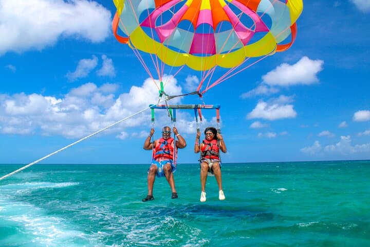 Parasailing Adventure Aruba: 360° Aerial Views Over Caribbean Waters