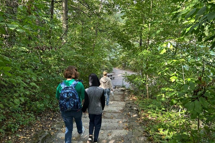 Whirlpool Rapids Gorge Hiking Tour — Niagara River Rim to Riverbank photo 4