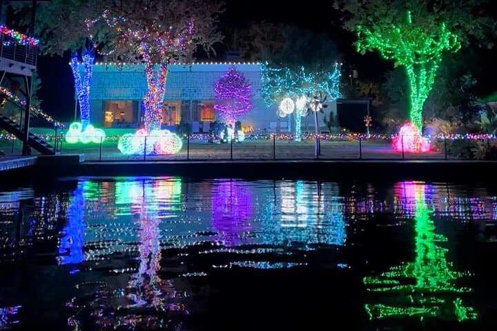 Holiday Light Cruise and S'mores Fire Pit on Lake Austin photo 5