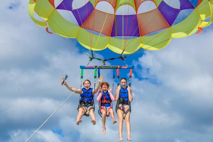 Kids Parasailing in Aruba: Safe, Beginner-Friendly Flights Above Palm Beach photo 4