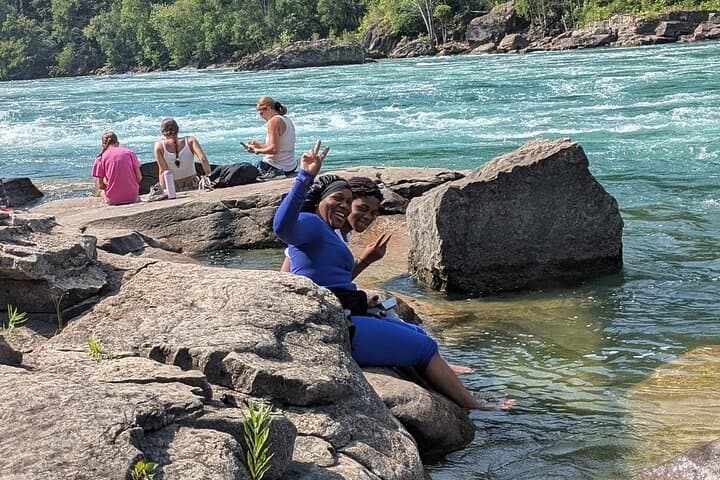 Whirlpool Rapids Gorge Hiking Tour — Niagara River Rim to Riverbank photo 3