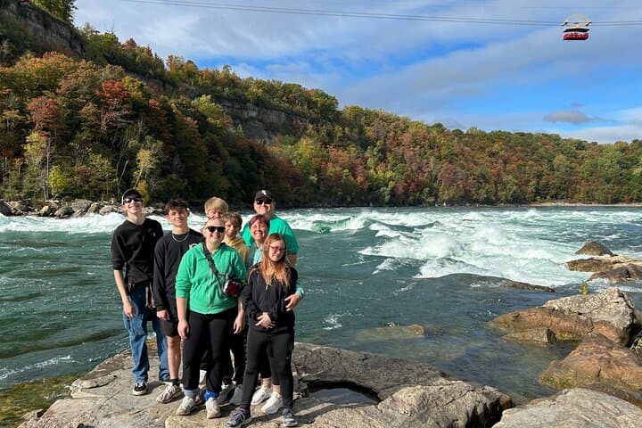 Whirlpool Rapids Gorge Hiking Tour — Niagara River Rim to Riverbank
