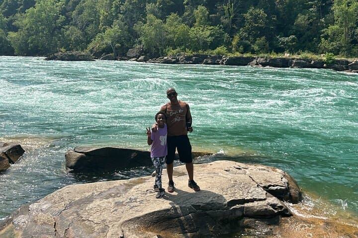 Whirlpool Rapids Gorge Hiking Tour — Niagara River Rim to Riverbank photo 2