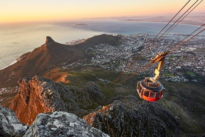 Cape Town Sunset Bus Tour with Table Mountain Ticket — Atlantic Seaboard Golden Hour photo 3