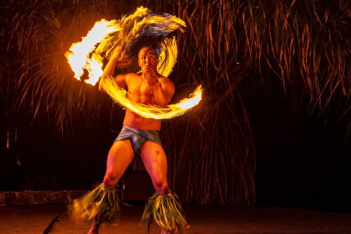 Feast and Fire Luau at Outrigger Kona Resort — Oceanfront Hawaiian Dinner & Show photo 6