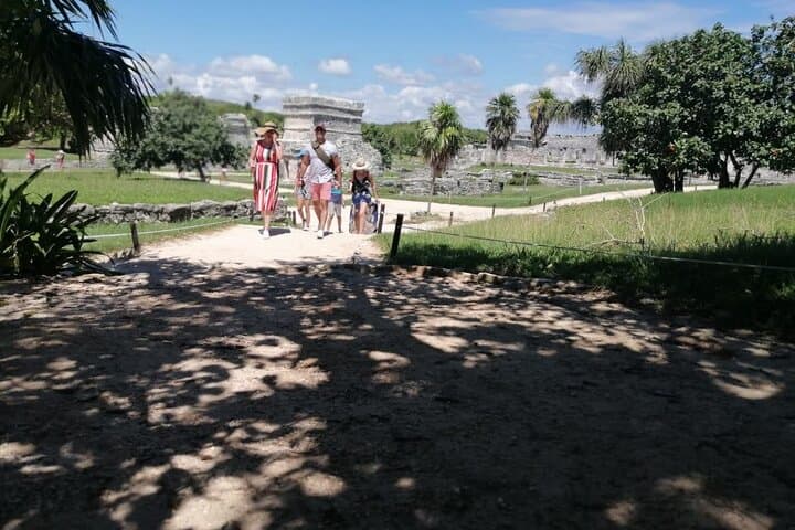 Private Guided Tour of Tulum Ruins — Cliffside History & Practical Tips photo 3