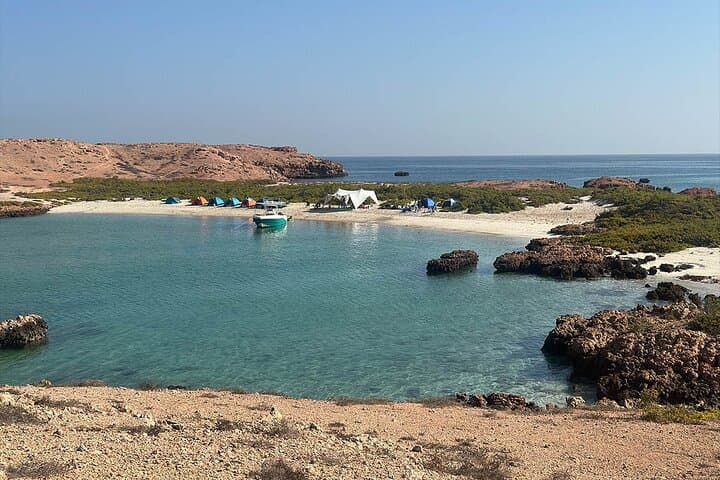 Overnight Daymaniyat Islands Camping: Snorkel with Turtles & Beach BBQ