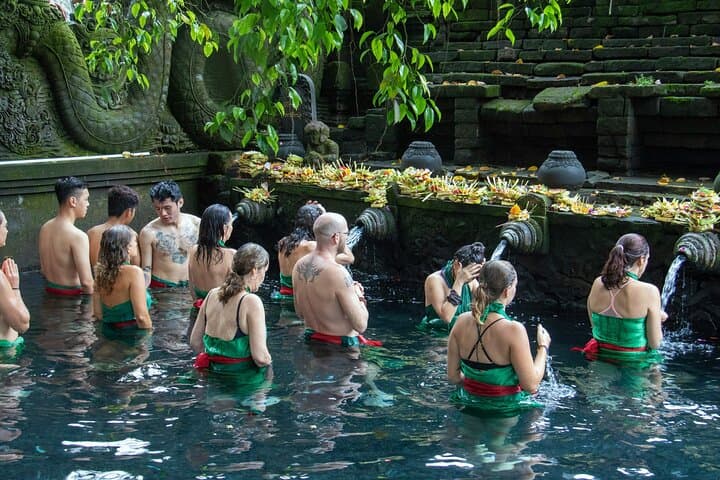 Ubud Day Trip: Floating Breakfast, Tegalalang Rice Terrace & Sacred Springs photo 2