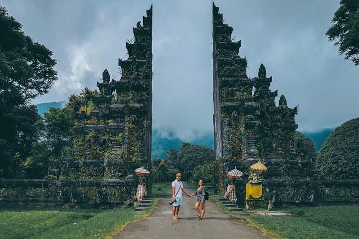 North Bali Photo Loop: Handara Gate, Lake Beratan & Jatiluwih Rice Terraces photo 2