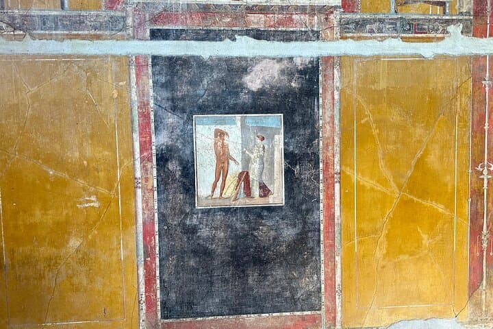 Skip-the-Line Pompeii Guided Tour and Vineyard Lunch from Naples photo 4