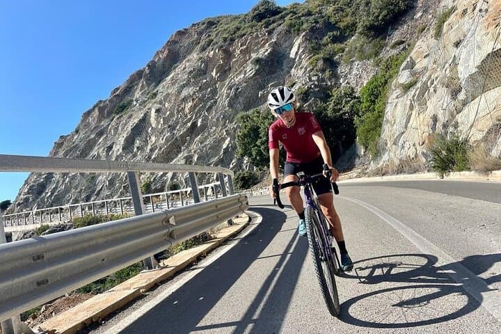 Road Bike Perimeter of Elba: Guided Full-Day Island Loop photo 6