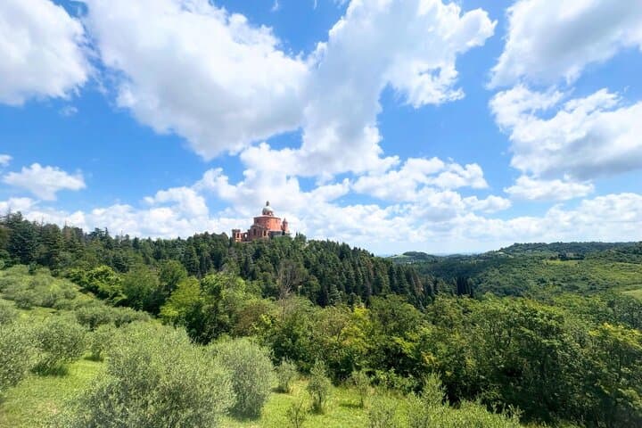 Self-Guided Vespa Tour Through the Bologna Hills with San Luca Visit photo 2