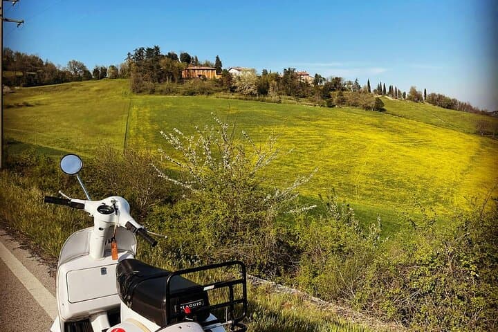Self-Guided Vespa Tour Through the Bologna Hills with San Luca Visit photo 3