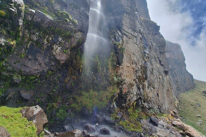 Iztaccihuatl High-Altitude Challenge: Hike to 4,250 m and Find Boca de Tiburón