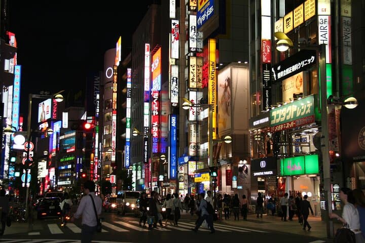 Tokyo Private Walking Tour with a Local Guide — Customize Your Day