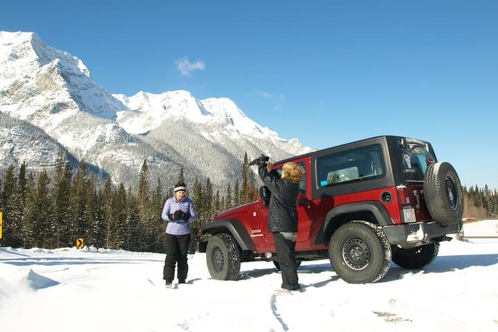 Icefields Parkway Winter Drive: Forgotten Frontiers & Frozen Lakes