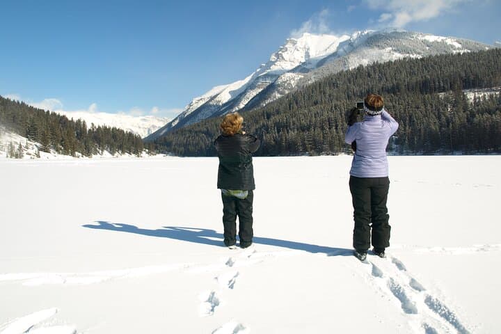Icefields Parkway Winter Drive: Forgotten Frontiers & Frozen Lakes photo 3