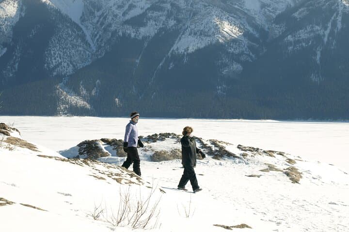 Icefields Parkway Winter Drive: Forgotten Frontiers & Frozen Lakes photo 2