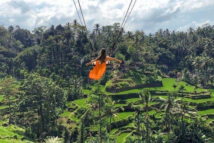 4-Day Bali Escape: Temples, Hot Springs & Nusa Penida Adventure photo 4