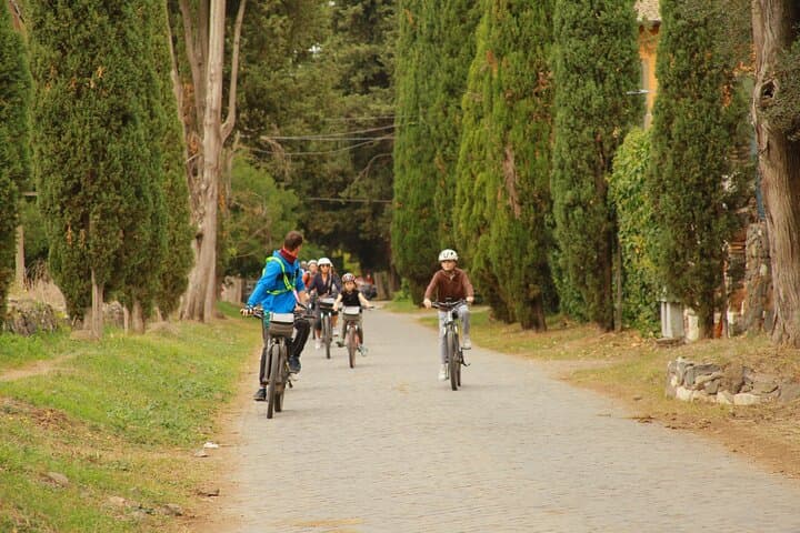 E‑Bike the Appian Way: Catacombs, Aqueducts & Lunch from Rome photo 2