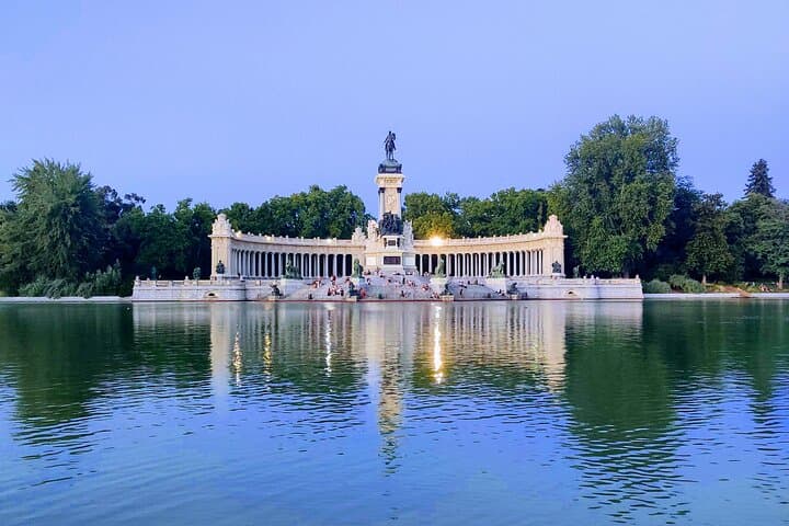 Green Madrid E-Bike Tour: Parks, Monuments & Casa de Campo photo 3
