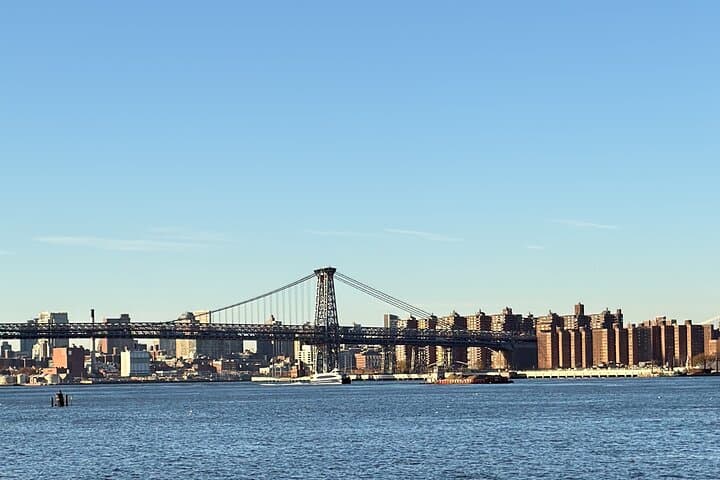 Greenpoint and Williamsburg Instagrammable Walking Tour — Waterfront Cafes & Williamsburg Bridge Views