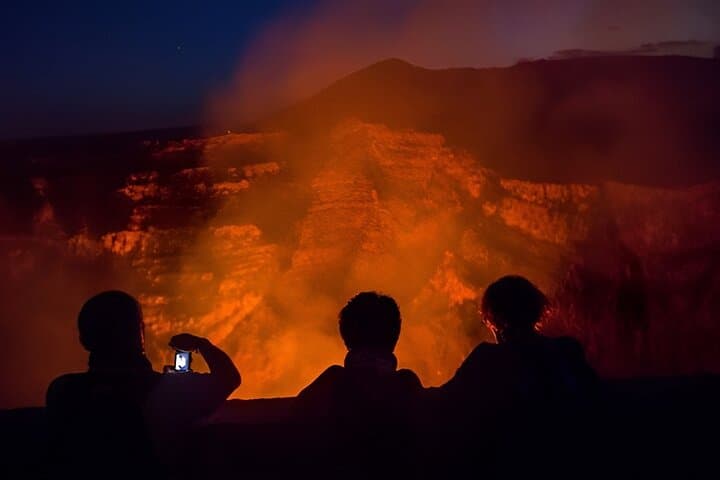 Masaya Volcano Night Tour: See the Glowing Lava Lake at Santiago Crater