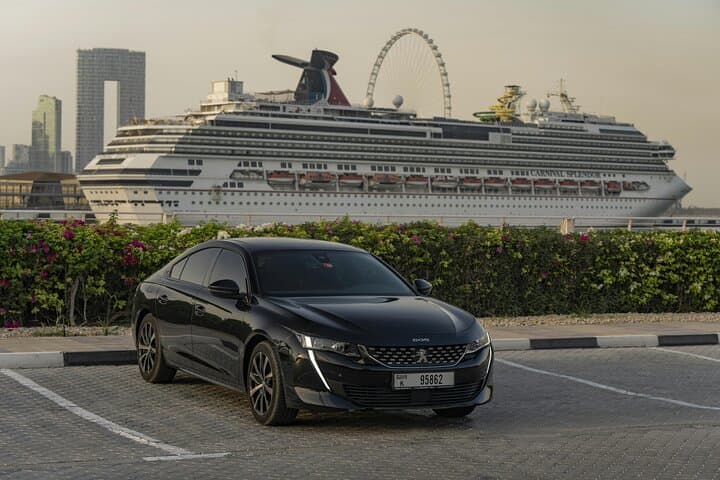 Dubai Airport Private Arrival and Departure Transfer — Luxury Sedan Pickup at DXB photo 2