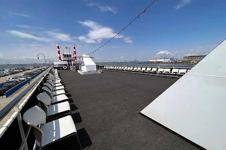 New York New Year's Eve Fireworks Cruise Aboard the Nautical Empress photo 4