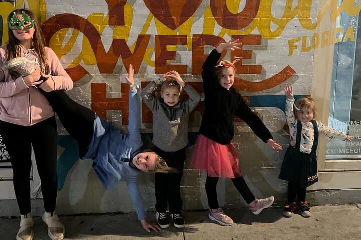 Grinch vs Santa: Downtown Pensacola Christmas Scavenger Hunt photo 4