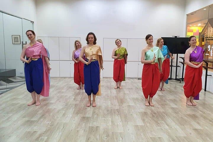 Bangkok Authentic Thai Dance Class: Dress, Learn & Perform Traditional Moves photo 3